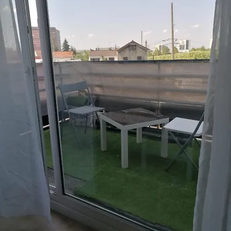 Agon Apartment *