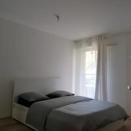 Apartment Agon